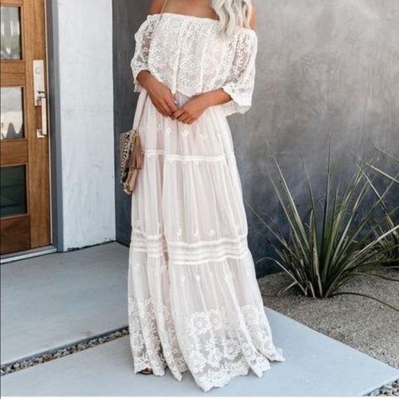 Vici Dresses & Skirts - Vick maxi dress